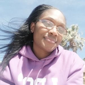 Meet your Posher, Kenisha